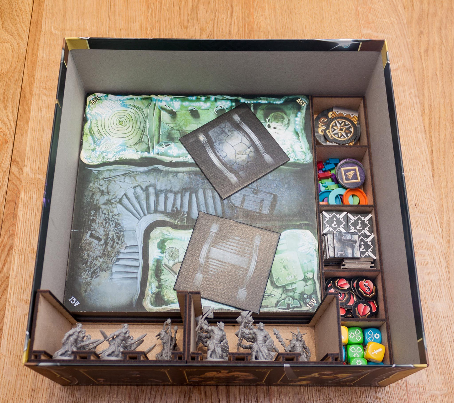 Massive Darkness Lightbringer Pledge Box Insert image 2
